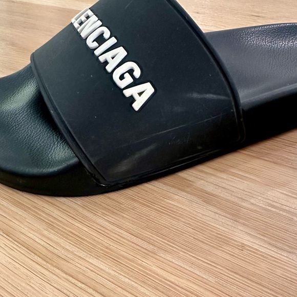 Balenciaga Black Logo Slides - Picture 8 of 9